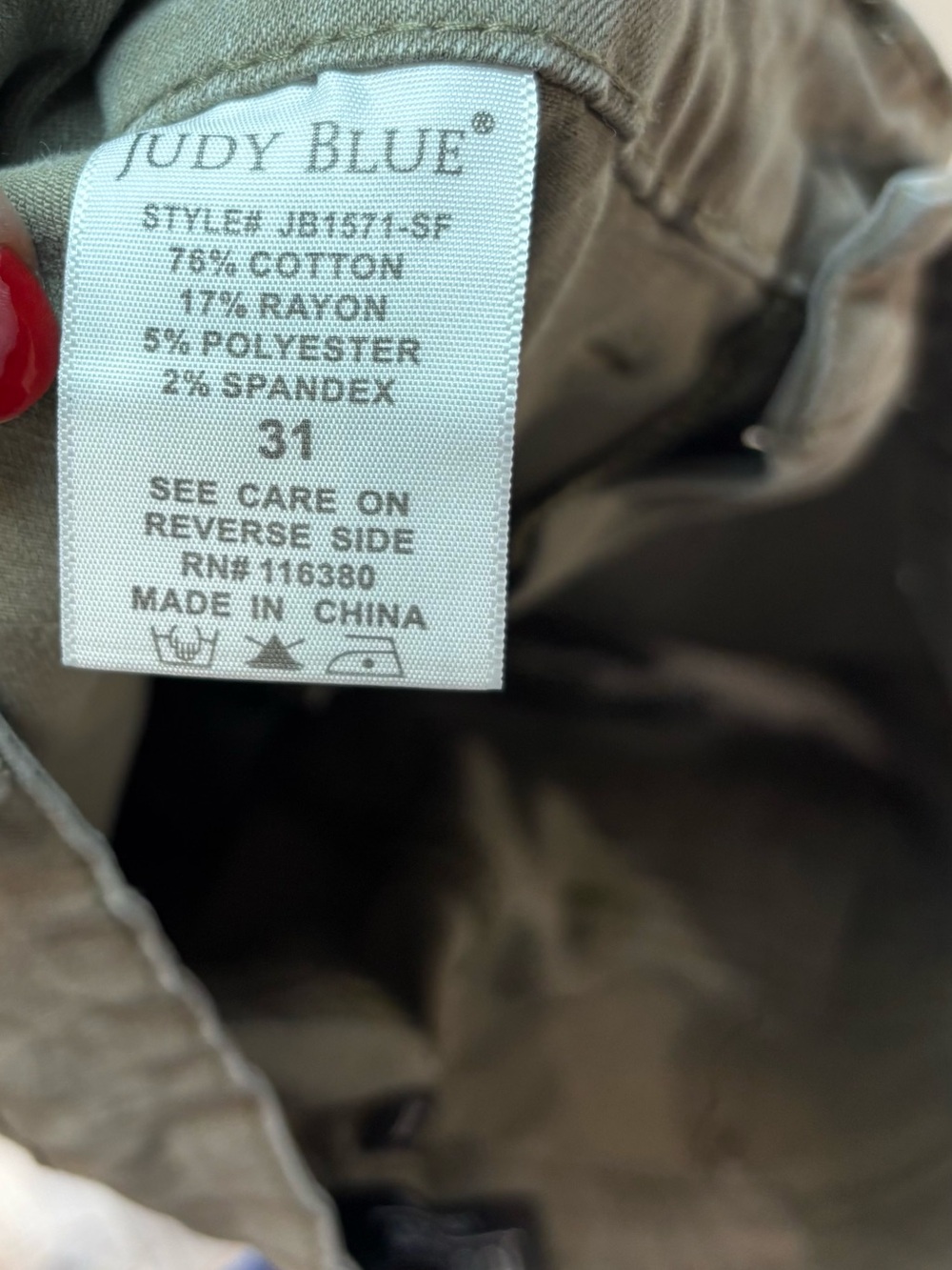 Judy Blue Olive Green Frayed Hem Stretch Shorts Womens Size 31 Mid Rise - Picture 5 of 7